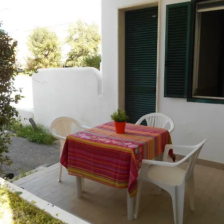 Villetta Dei Pini, Con Giardino, Al Mare Di Baia Verde *