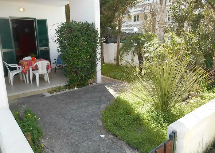 בית נופש Dei Pini, Con Giardino, Al Mare Di Baia