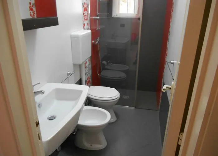 בית נופש Dei Pini, Con Giardino, Al Mare Di Baia *